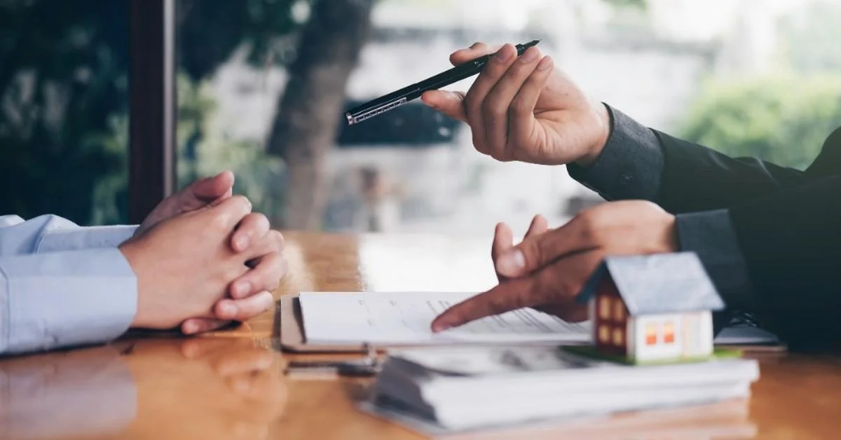 Effective Strategies to Assess a Real Estate Agent's Reputation Online