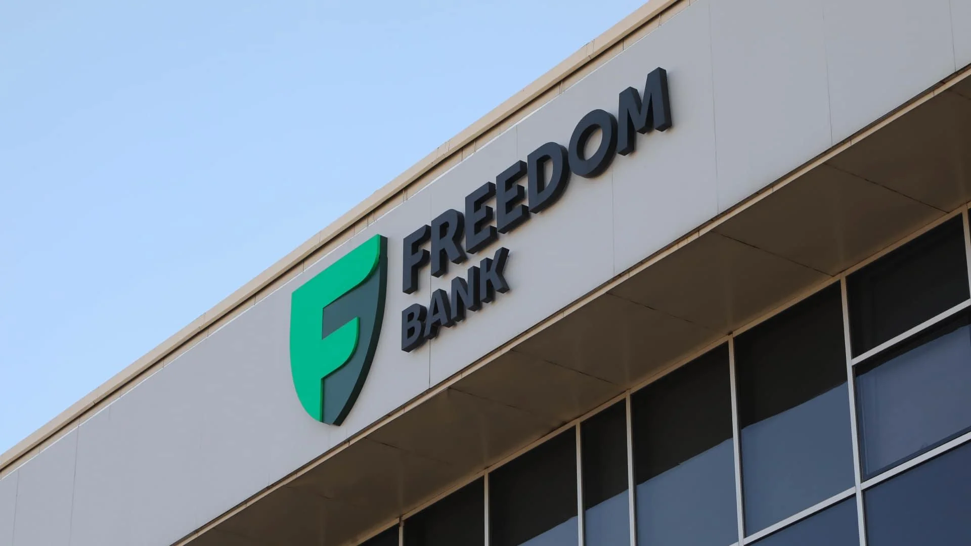 Understanding Freedom Bank's Credit Ratings from S&P and Moody's: Significance and Assessment